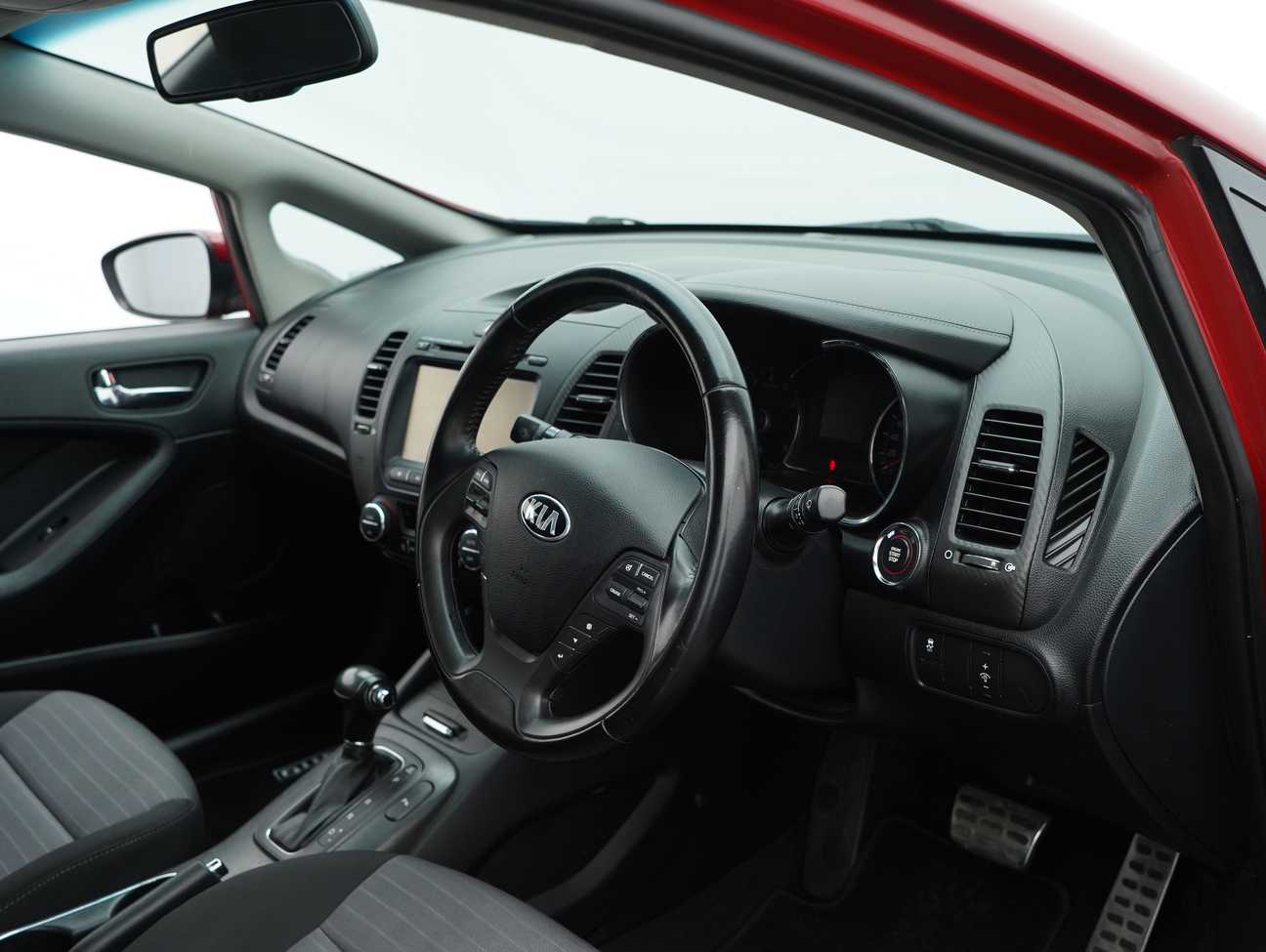 terpakai 2014 Kia Cerato  1.6
