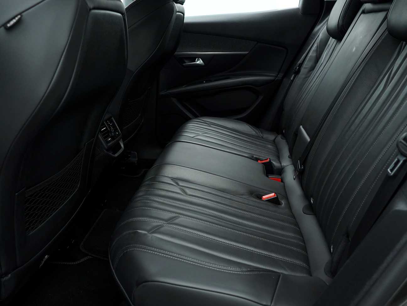 terpakai 2018 Peugeot 3008 THP Allure 1.6