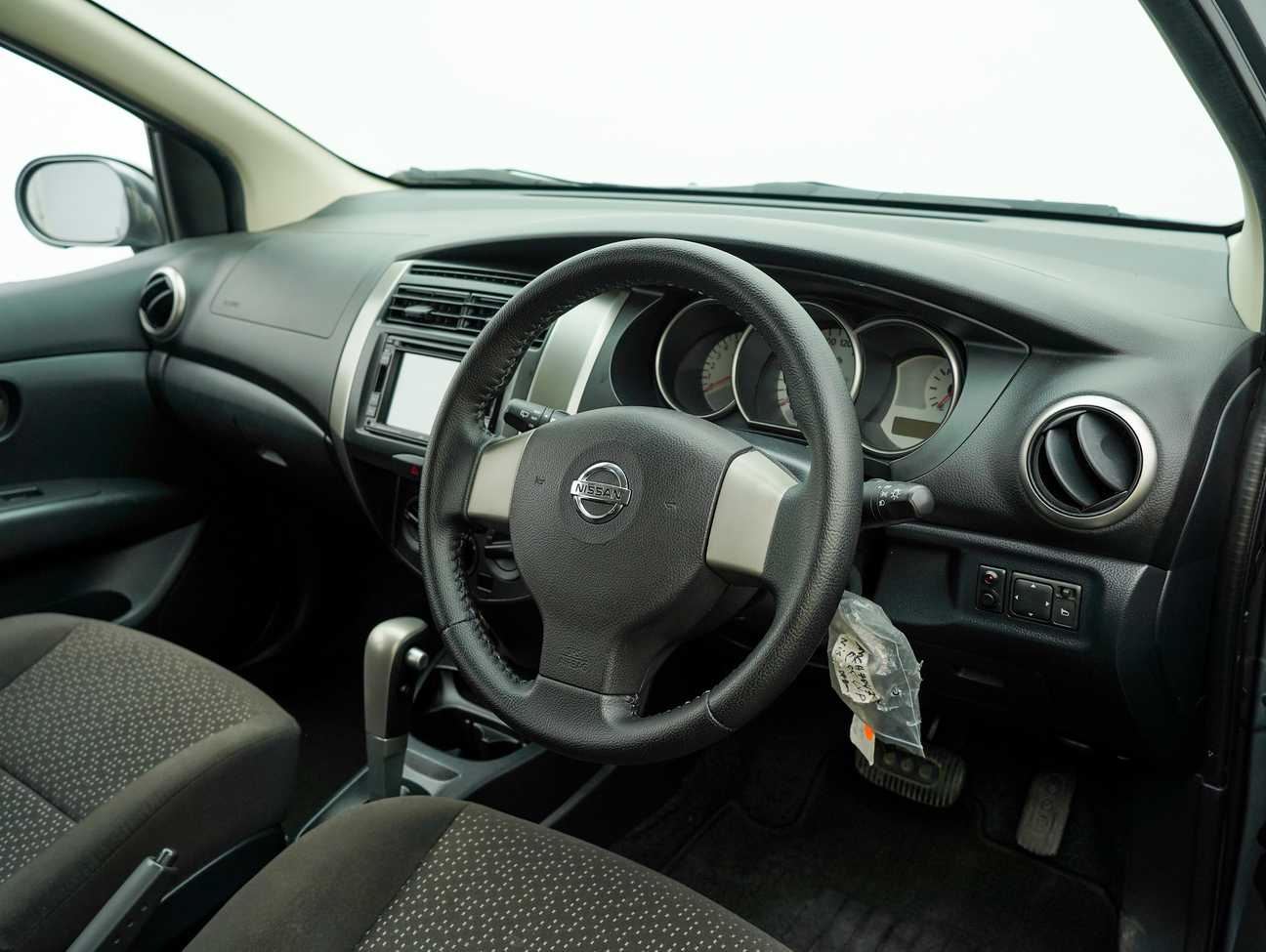 terpakai 2013 Nissan Grand Livina Comfort 1.6