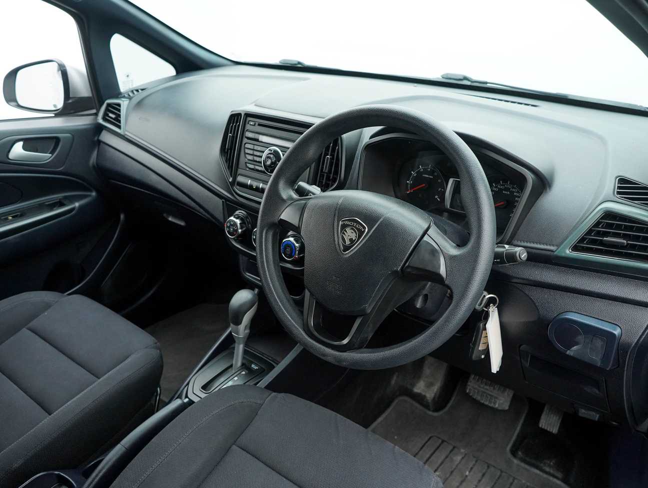 terpakai 2015 Proton Iriz Standard 1.3