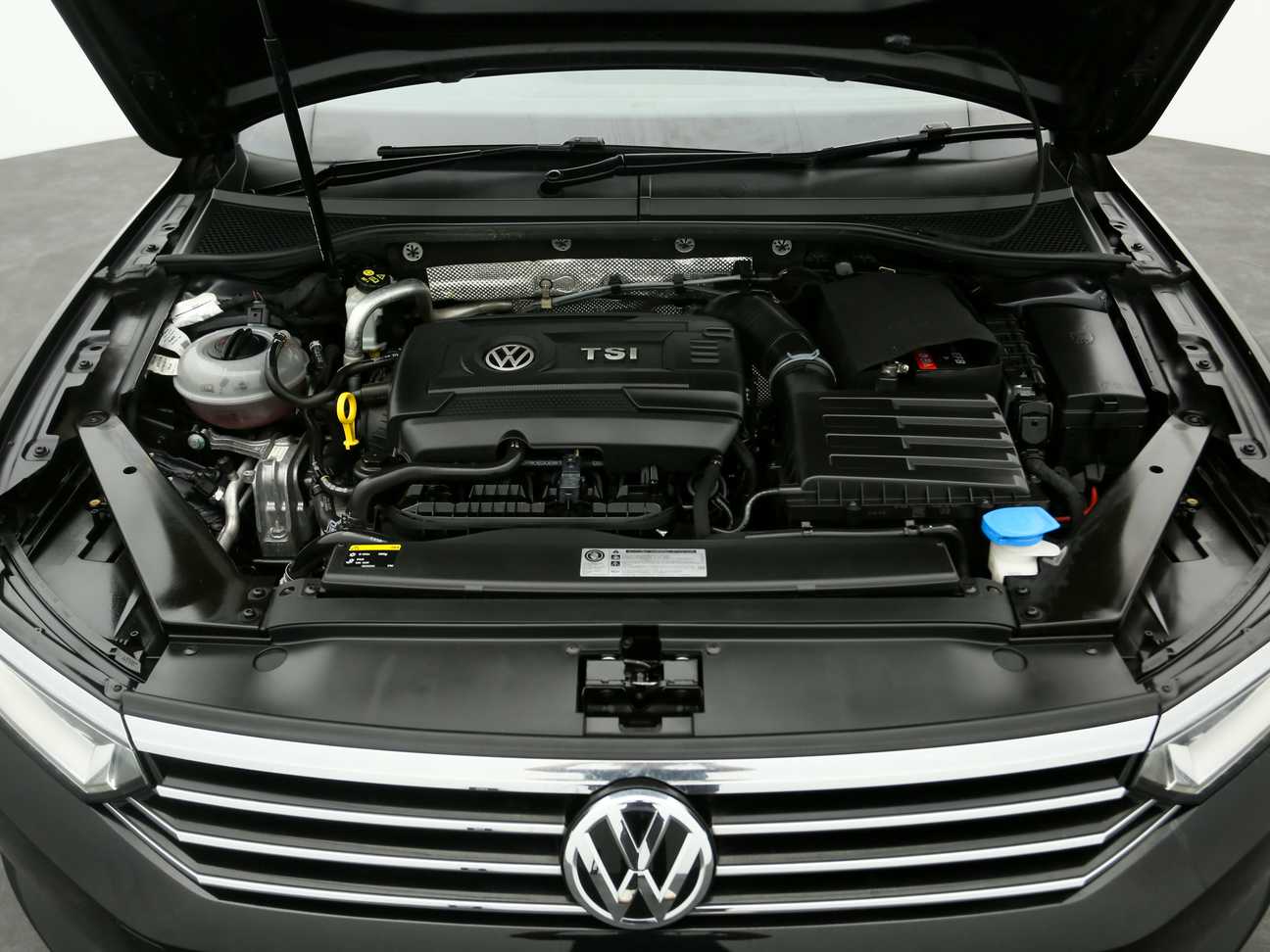 terpakai 2018 Volkswagen PASSAT  1.8