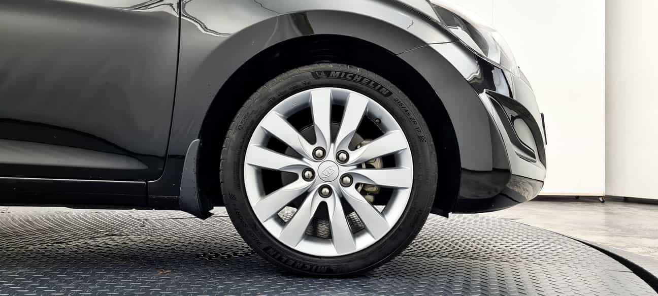 terpakai 2015 Hyundai ELANTRA  1.6