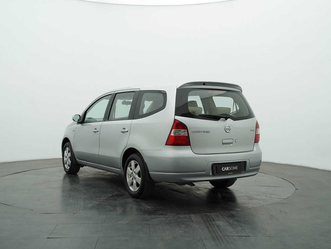 terpakai 2011 Nissan Grand Livina ST-L Comfort Impul 1.6