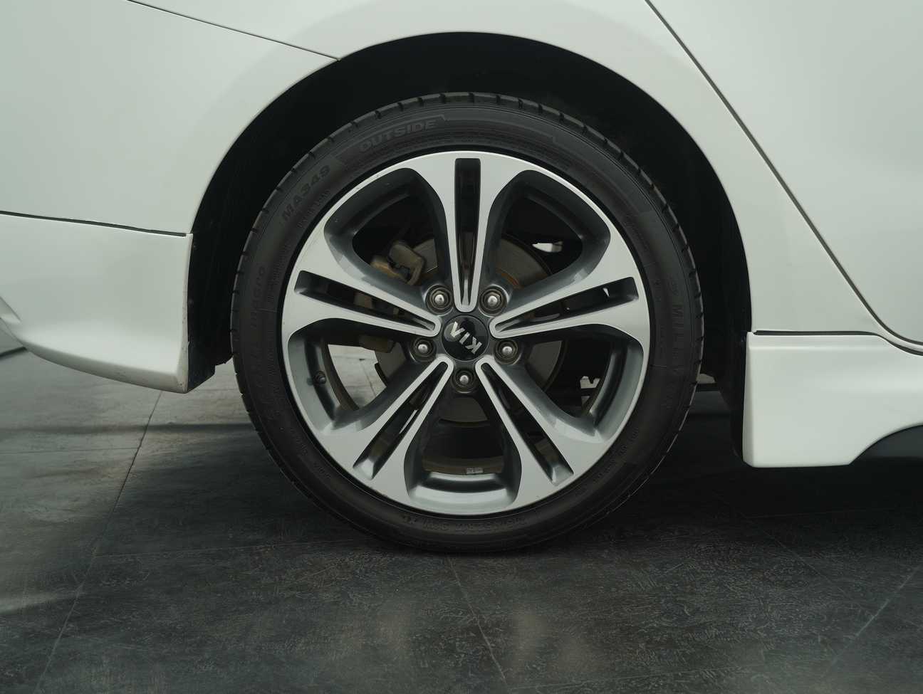 terpakai 2014 Kia Cerato  2.0