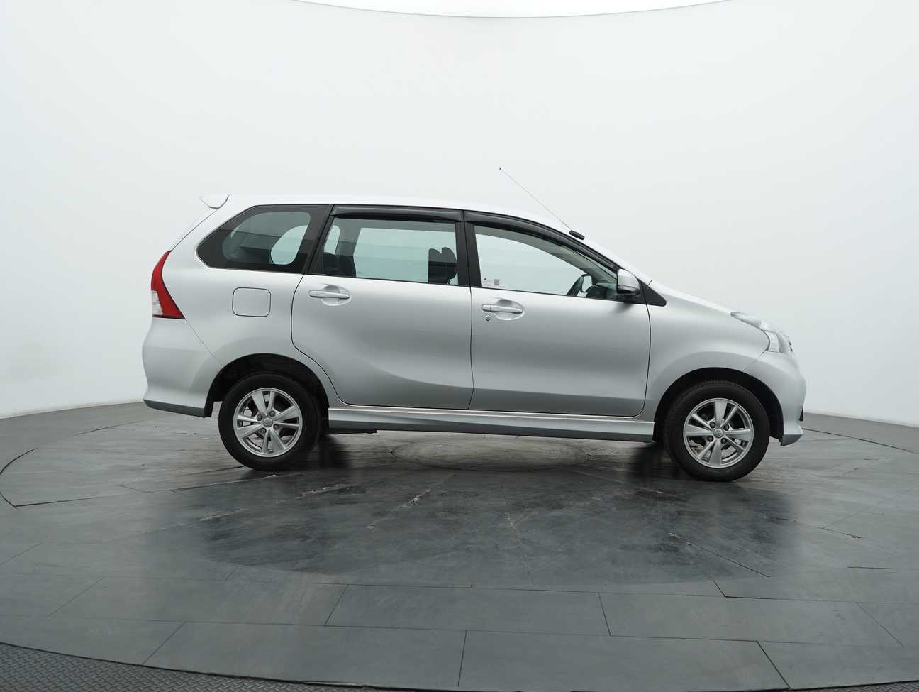 terpakai 2015 Toyota Avanza S 1.5