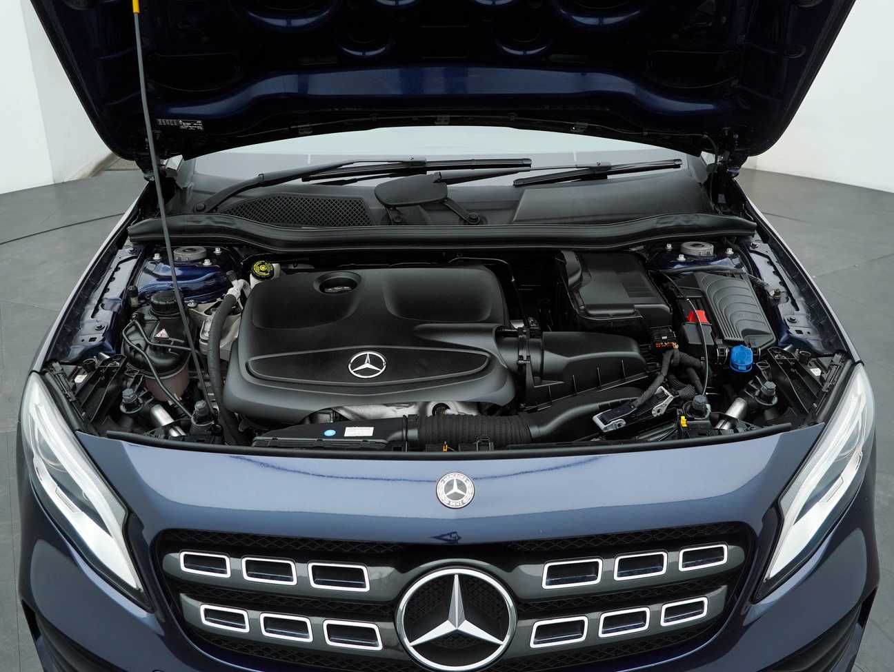 terpakai 2017 Mercedes-Benz GLA250 4MATIC 2.0