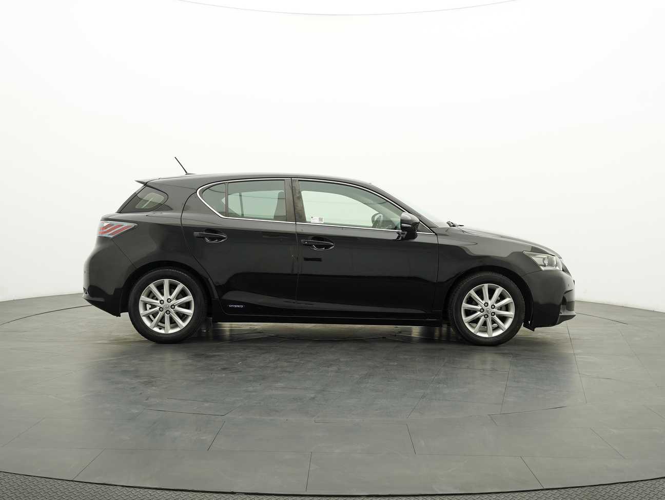 used 2013 Lexus CT 200h  1.8