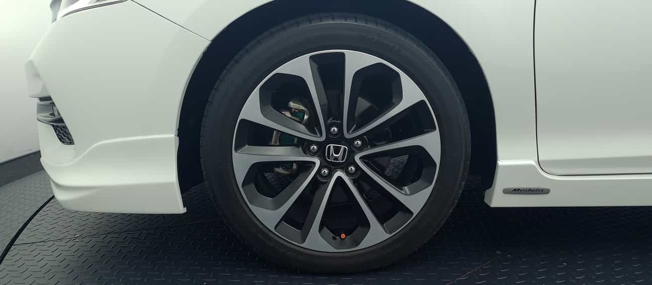 terpakai 2016 Honda ACCORD I-VTEC 2.4