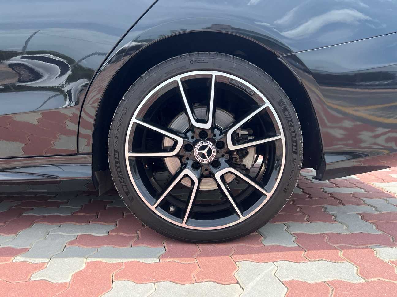 used 2018 Mercedes-Benz C300 AMG Line 2.0