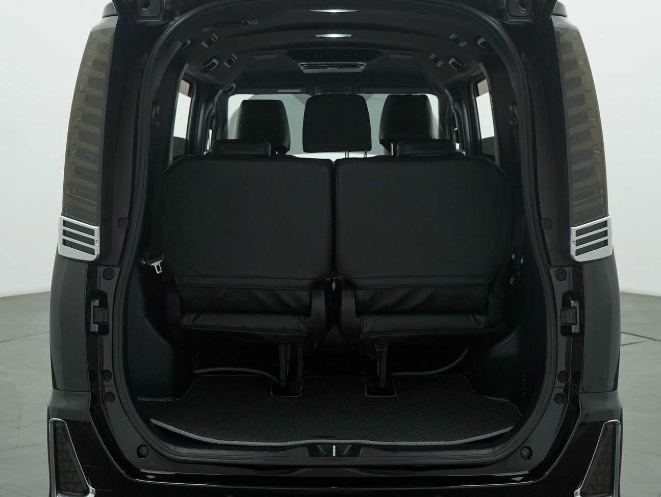 used 2019 Toyota Voxy ZS Kirameki Edition 2.0