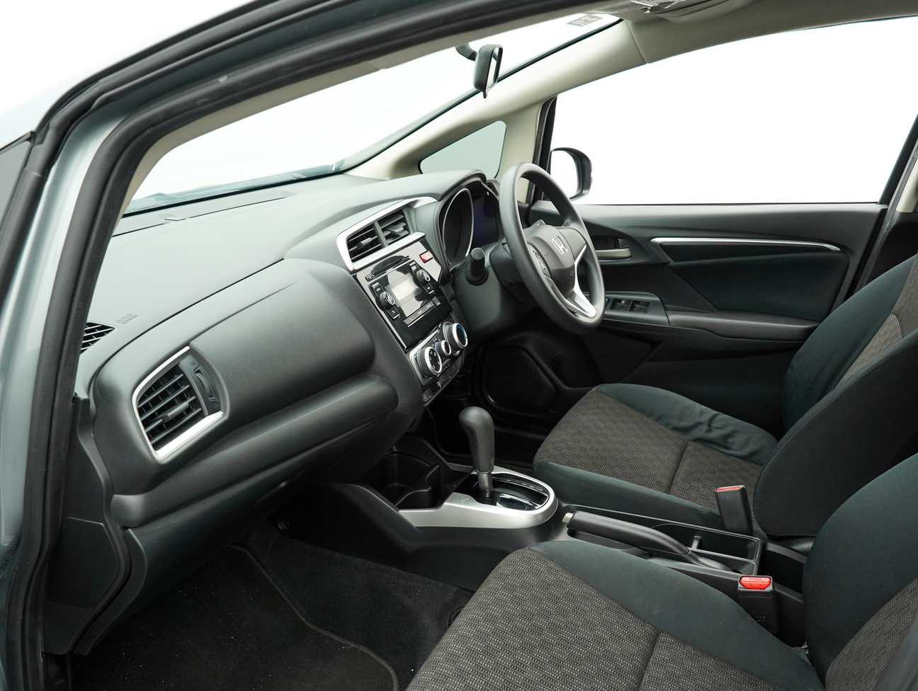 used 2015 Honda Jazz E 1.5