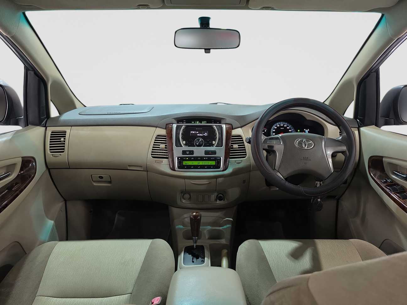terpakai 2013 Toyota Innova G 2.0