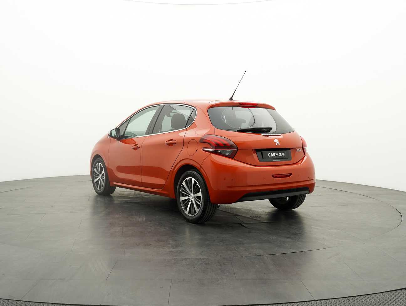 terpakai 2018 Peugeot 208 PureTech 1.2