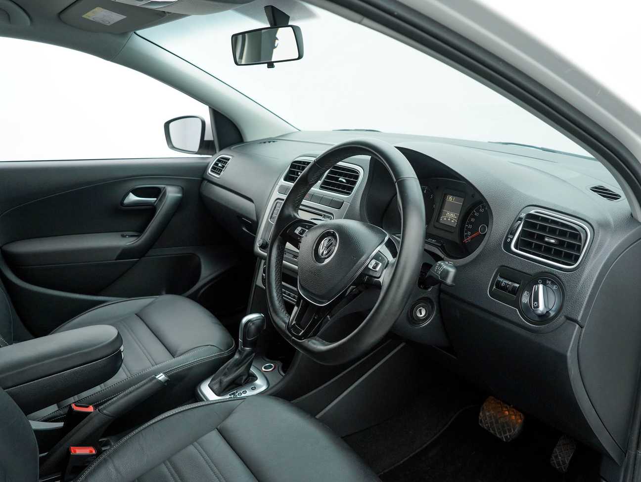 terpakai 2019 Volkswagen Polo Comfortline 1.6