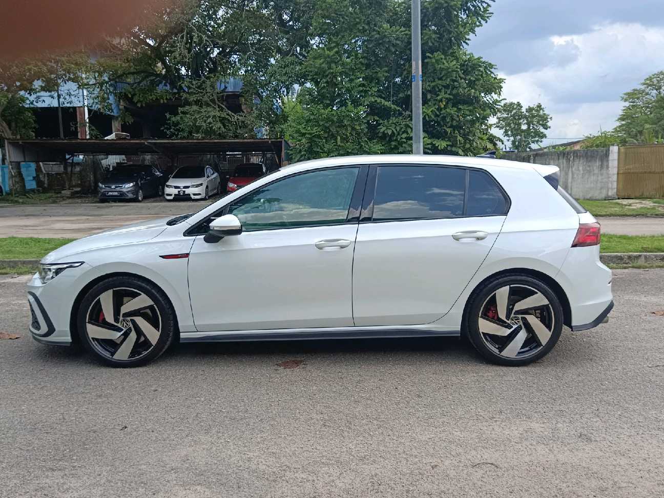 terpakai 2024 Volkswagen Golf GTI IQ.Drive 2.0