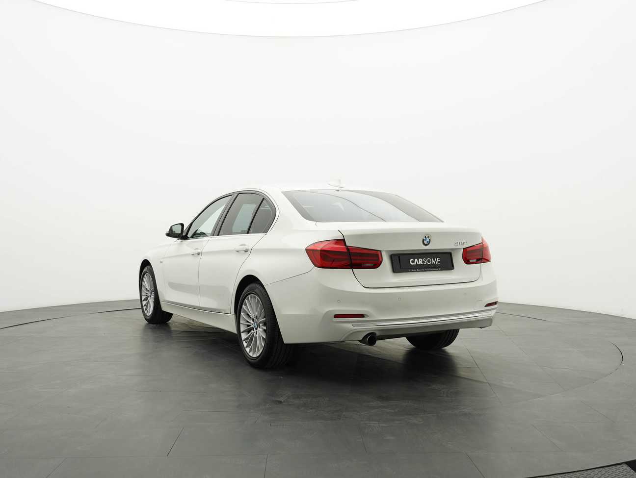 used 2016 BMW 318i Luxury 1.5