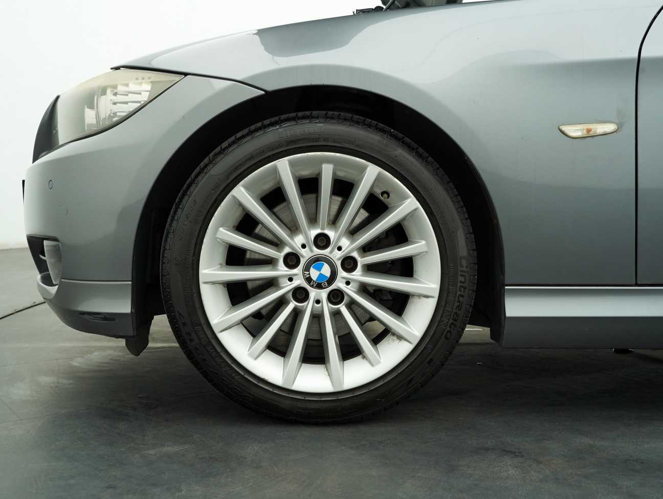 used 2010 BMW 323i  2.5