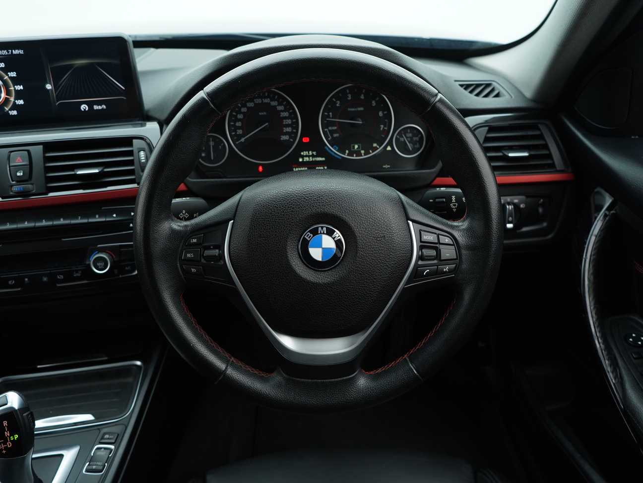 used 2015 BMW 320i Sport Line 2.0