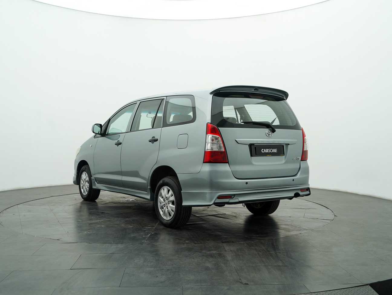 used 2013 Toyota Innova E 2.0