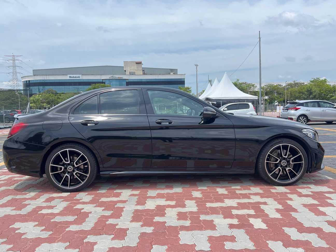 used 2018 Mercedes-Benz C300 AMG Line 2.0