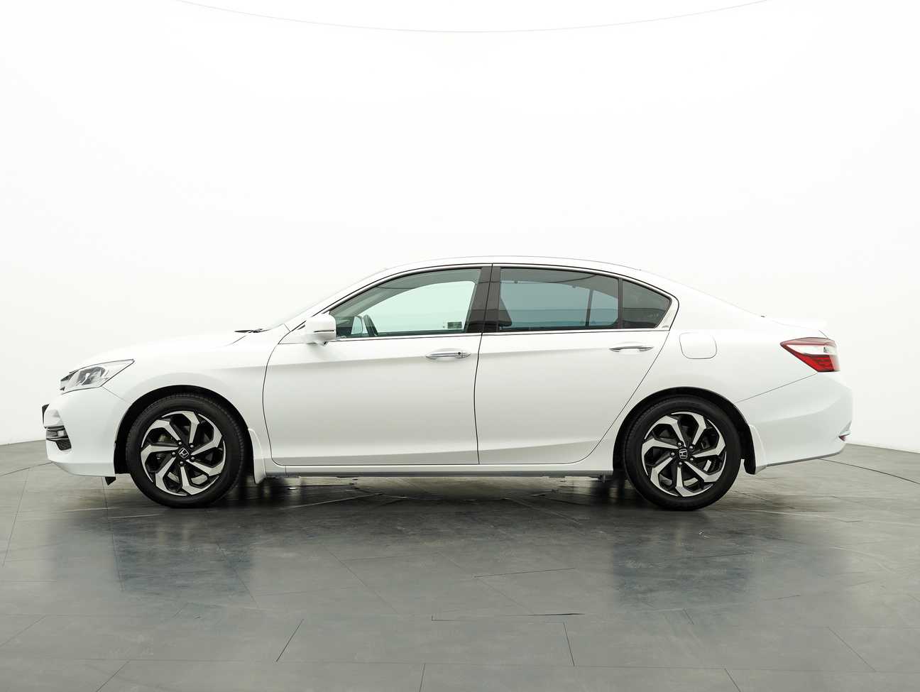used 2017 Honda Accord VTi-L 2.0