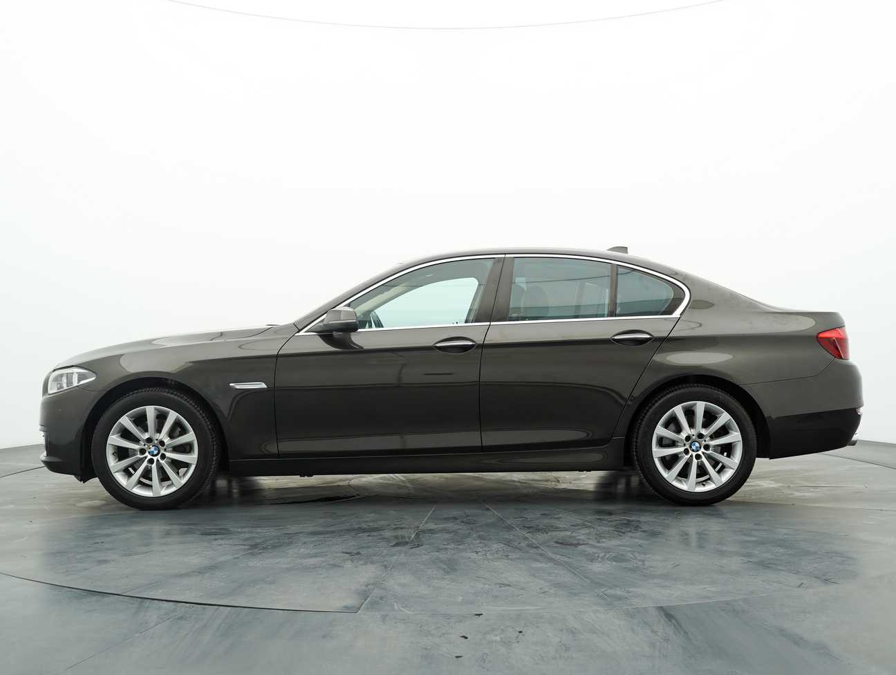 terpakai 2014 BMW 520i  2.0