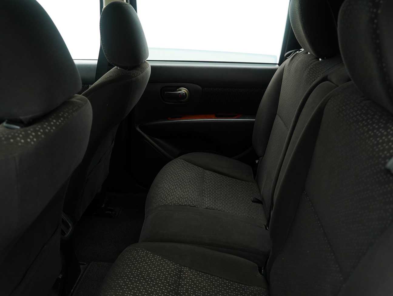 used 2013 Nissan GRAND LIVINA  1.8