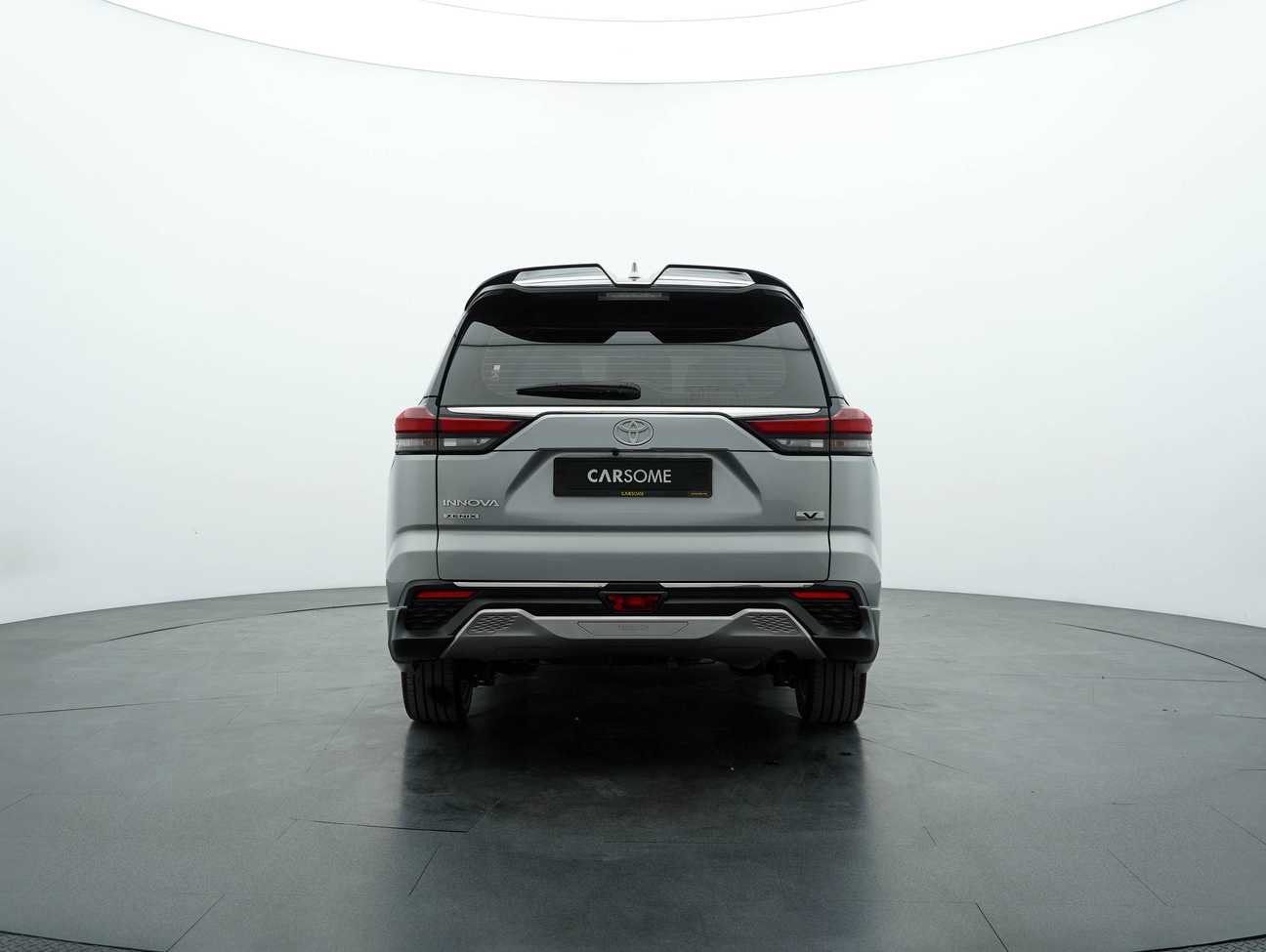 used 2023 Toyota Innova Zenix V 2.0