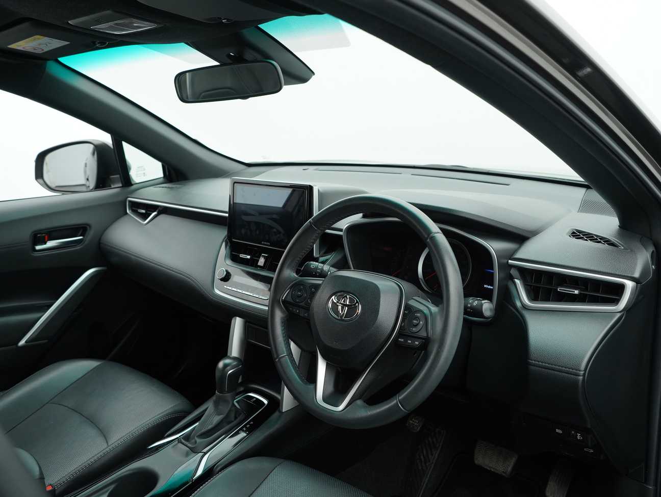 used 2021 Toyota Corolla Cross V 1.8