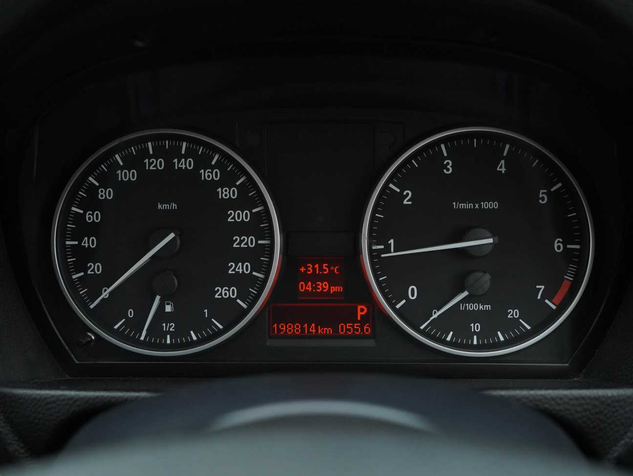 used 2011 BMW 320i  2.0