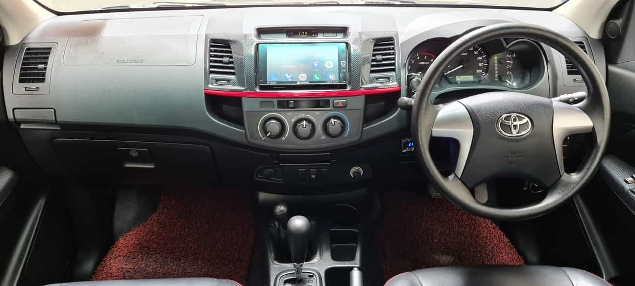 terpakai 2015 Toyota HILUX DOUBLE CAB TRD 2.5