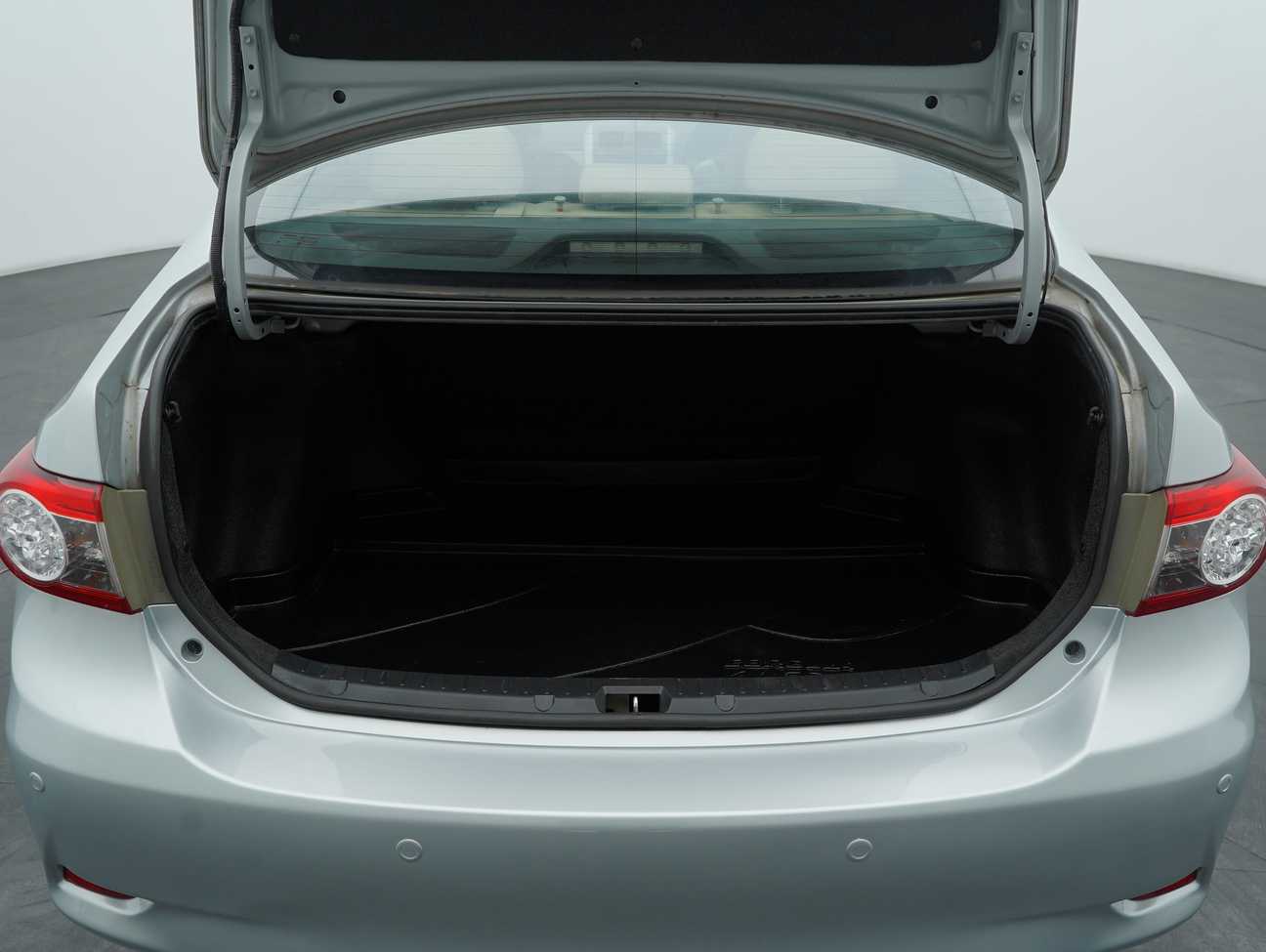 used 2011 Toyota Corolla Altis E 1.8