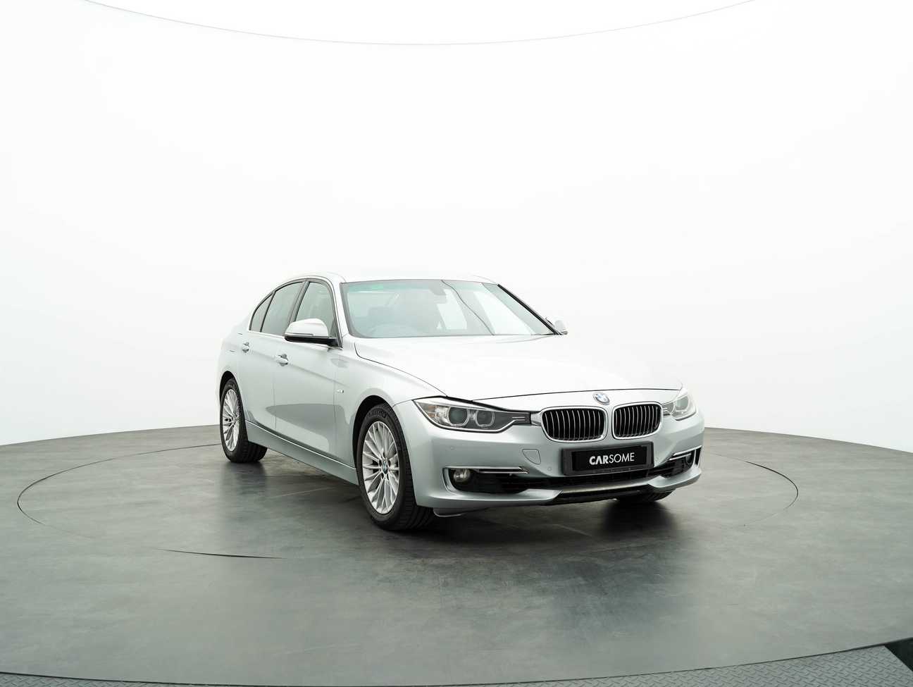 terpakai 2013 BMW 320i Sport Line 2.0