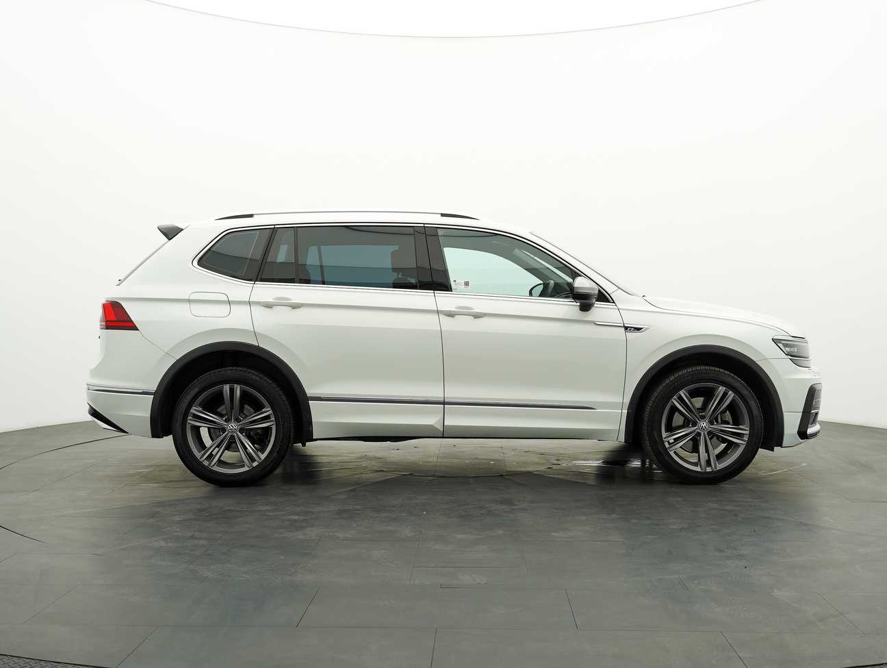 used 2021 Volkswagen Tiguan Allspace R-Line 4MOTION 2.0
