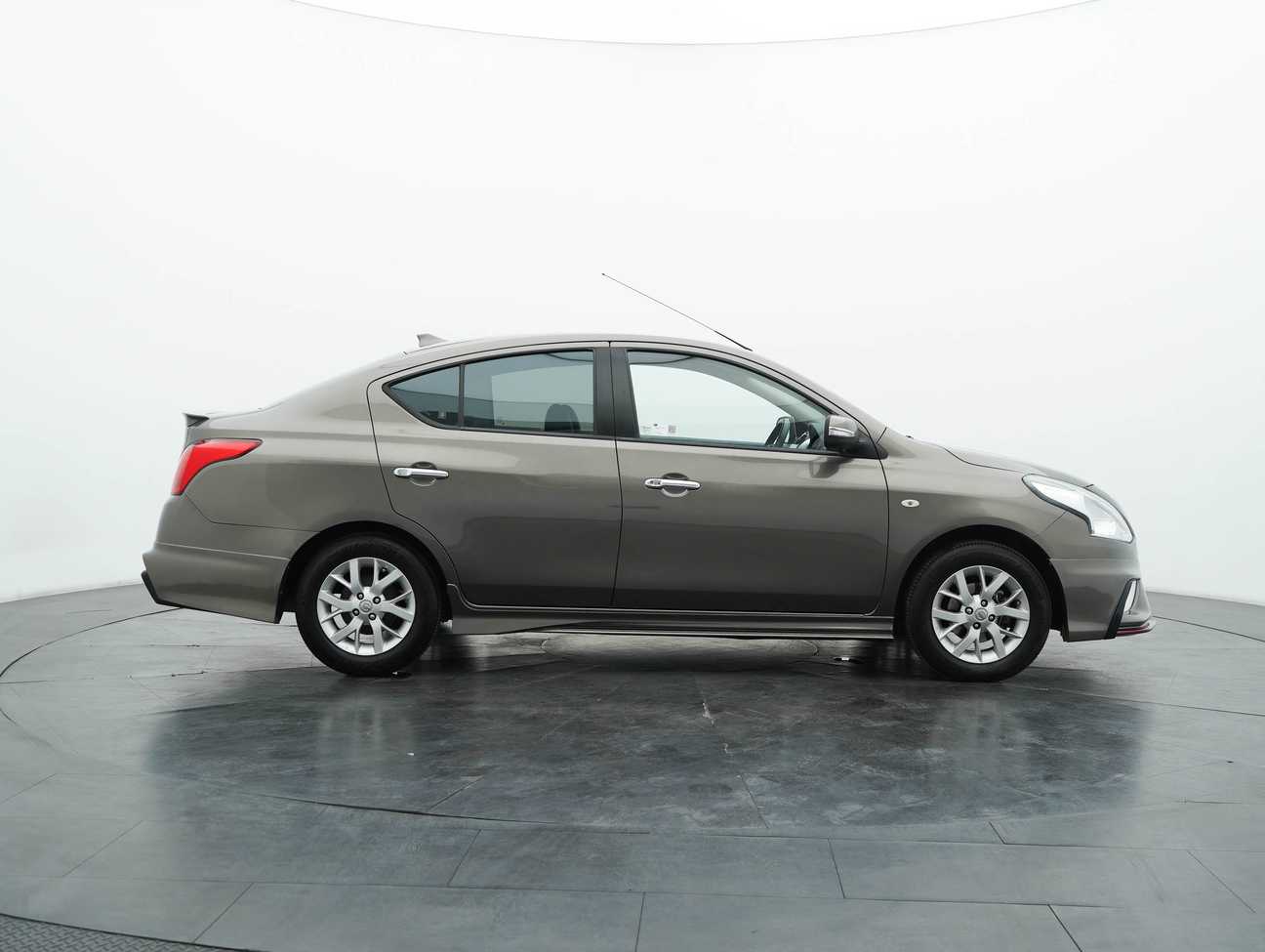 used 2015 Nissan Almera VL 1.5