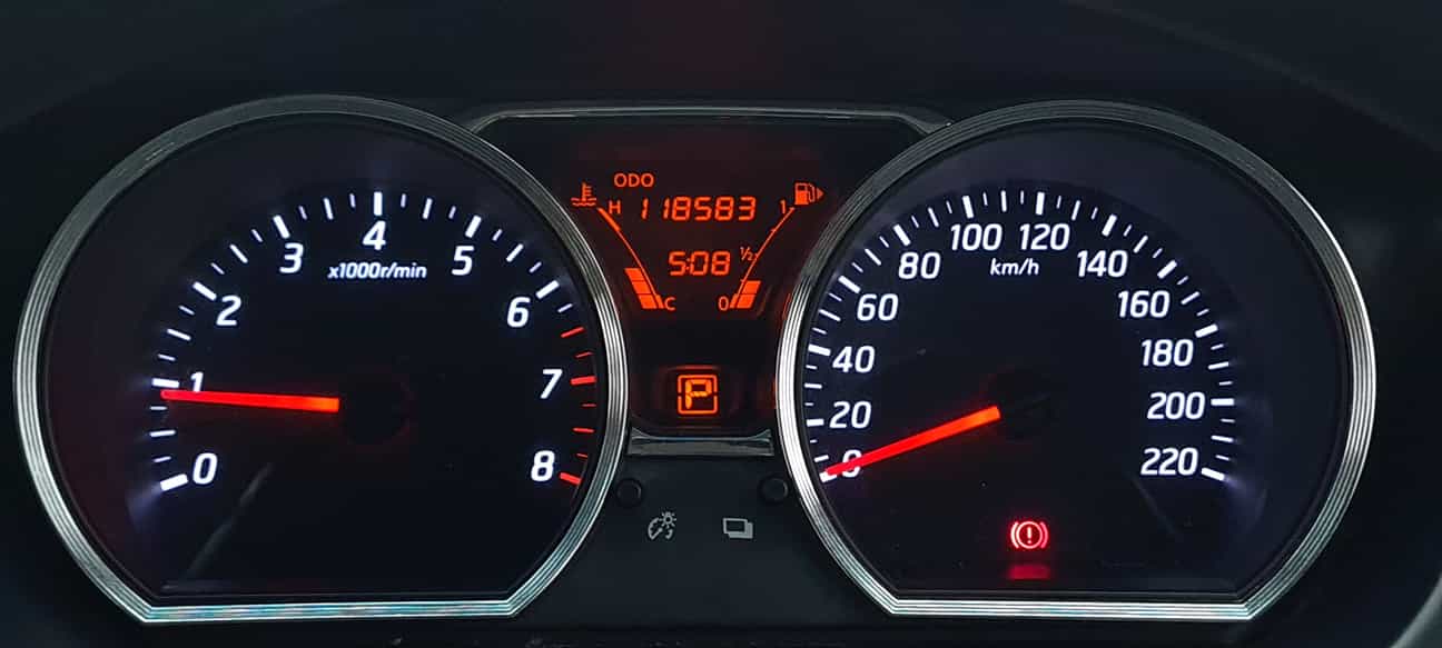 used 2014 Nissan GRAND LIVINA COMFORT 1.6