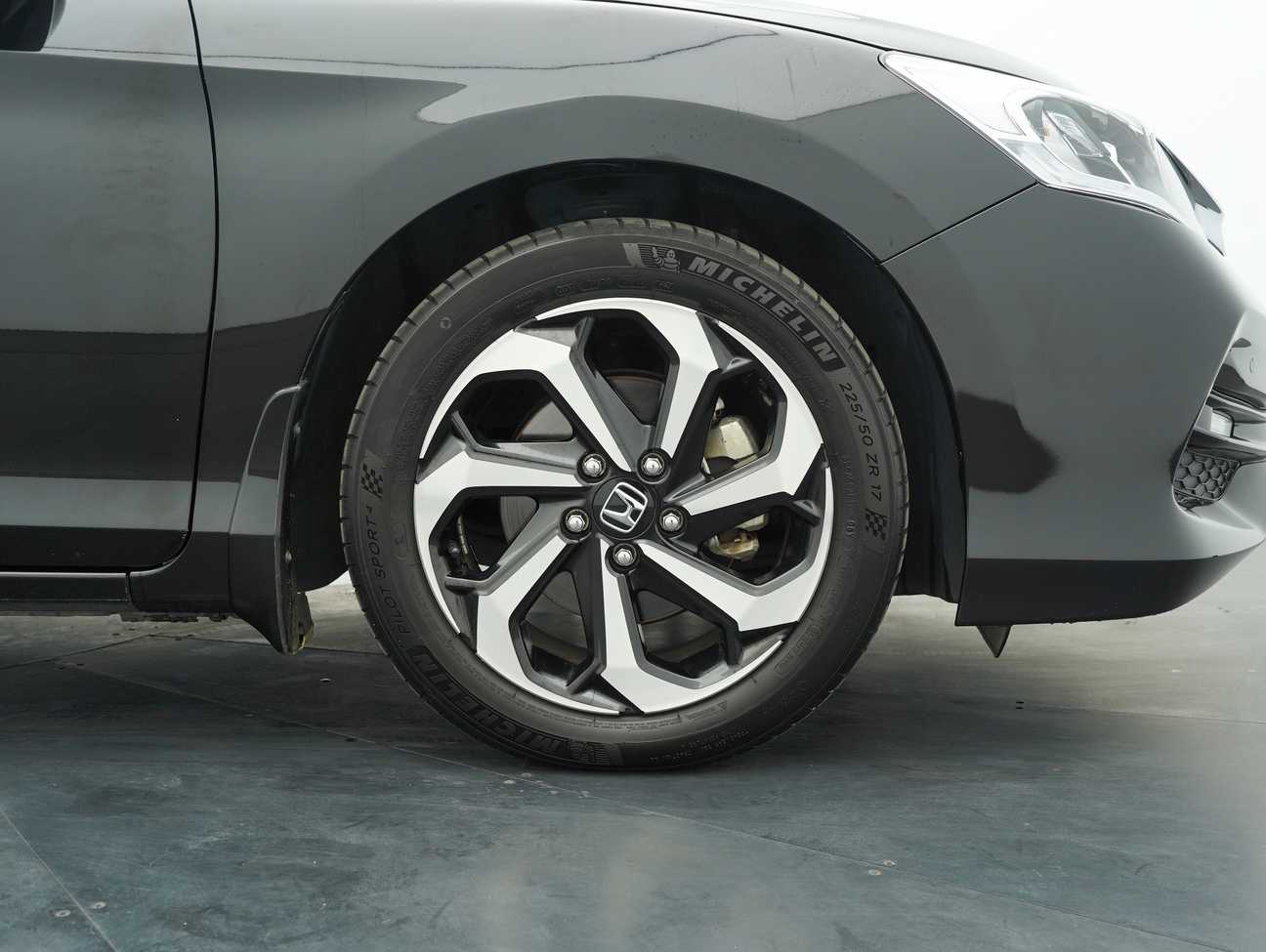 used 2018 Honda ACCORD VTI-L 2.0