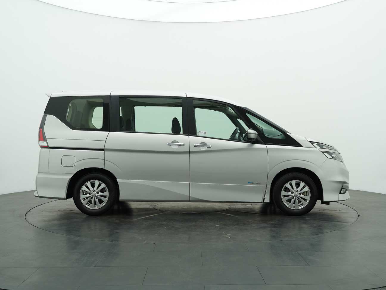 used 2020 Nissan Serena S-Hybrid High-Way Star 2.0