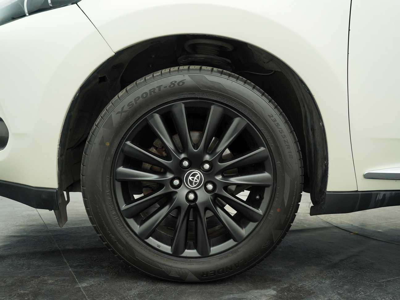 used 2016 Toyota Harrier Premium Advanced 2.0