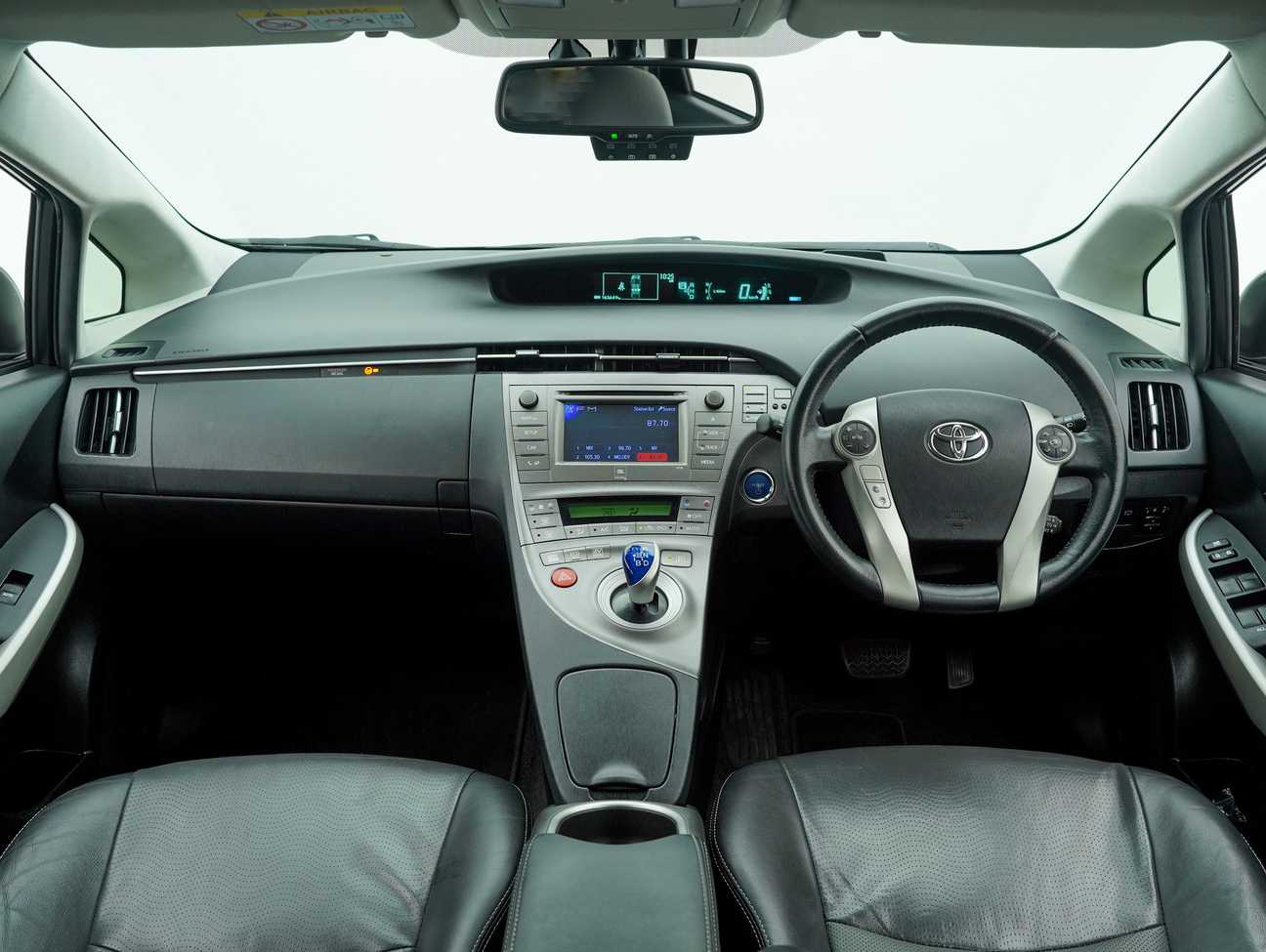 used 2013 Toyota Prius Luxury 1.8