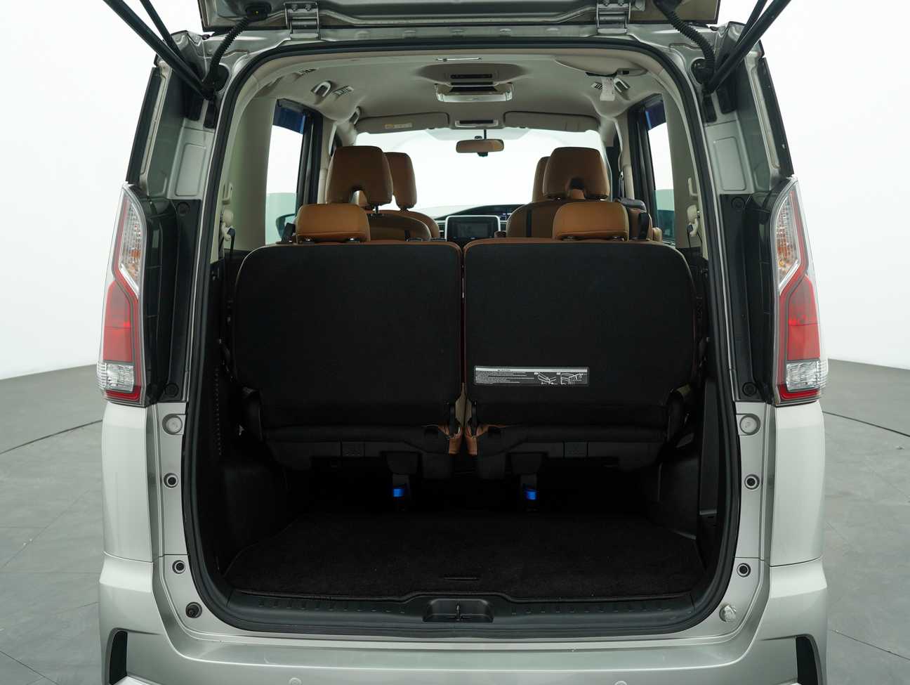 used 2021 Nissan Serena S-Hybrid High-Way Star Premium 2.0