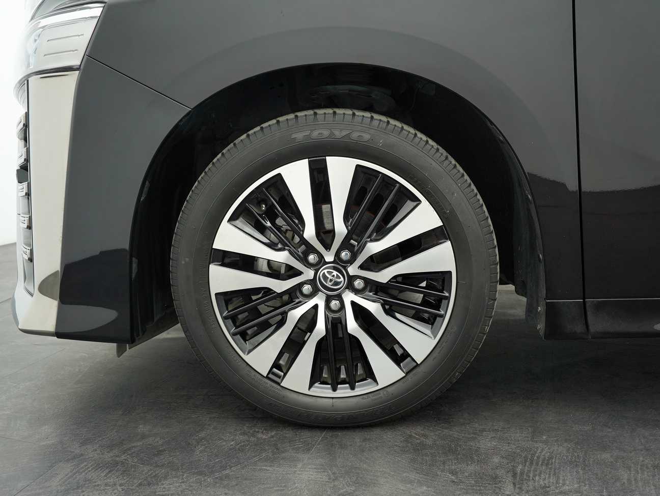 used 2018 Toyota Vellfire  2.5