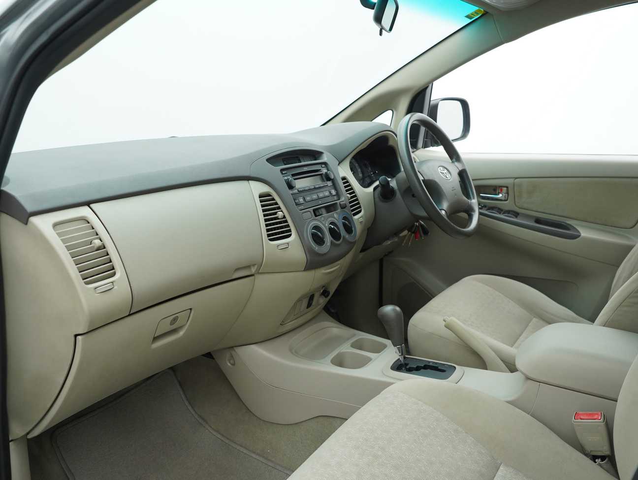 used 2010 Toyota Innova E 2.0