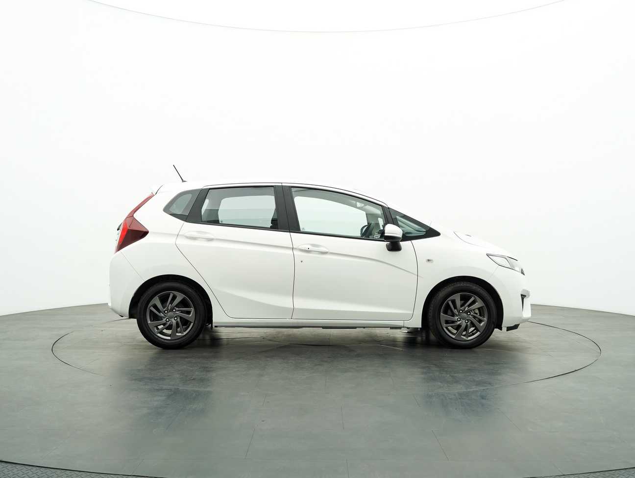 used 2015 Honda Jazz E 1.5