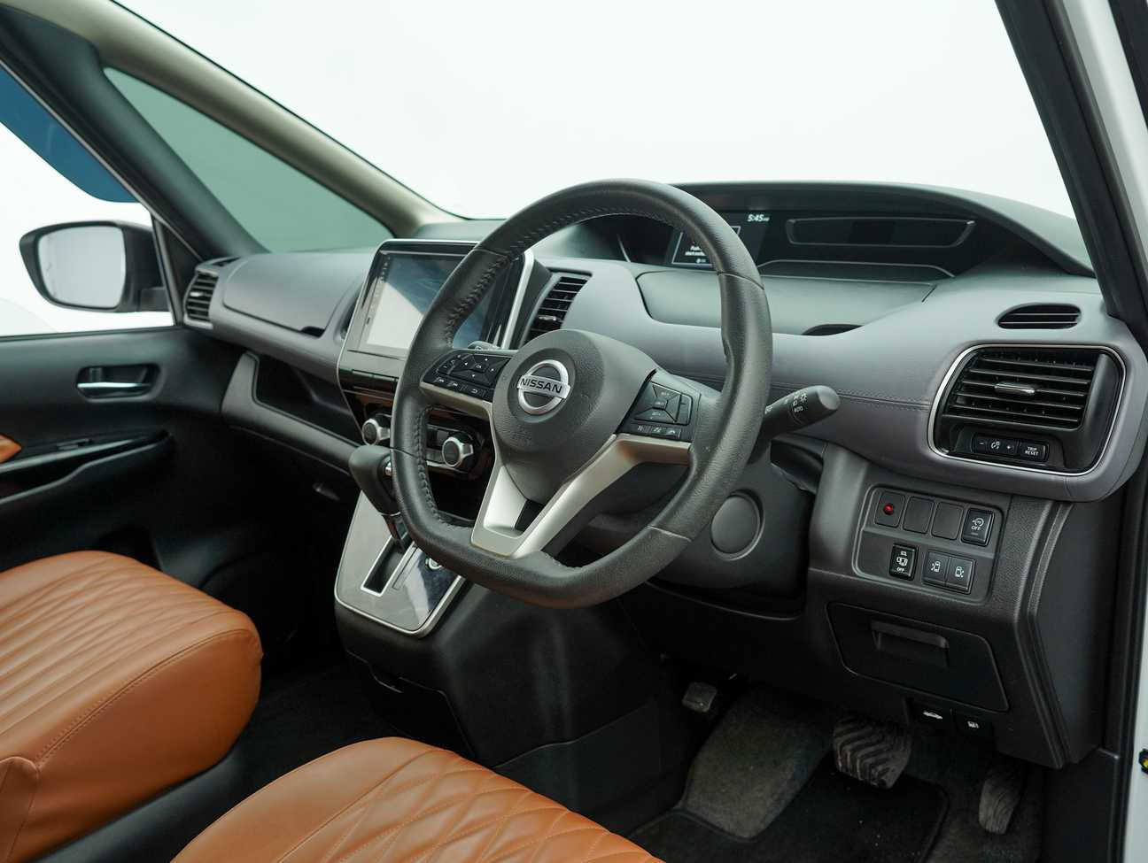 terpakai 2022 Nissan Serena S-Hybrid High-Way Star Premium 2.0