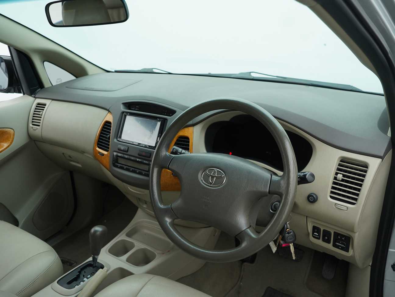 used 2010 Toyota Innova G 2.0