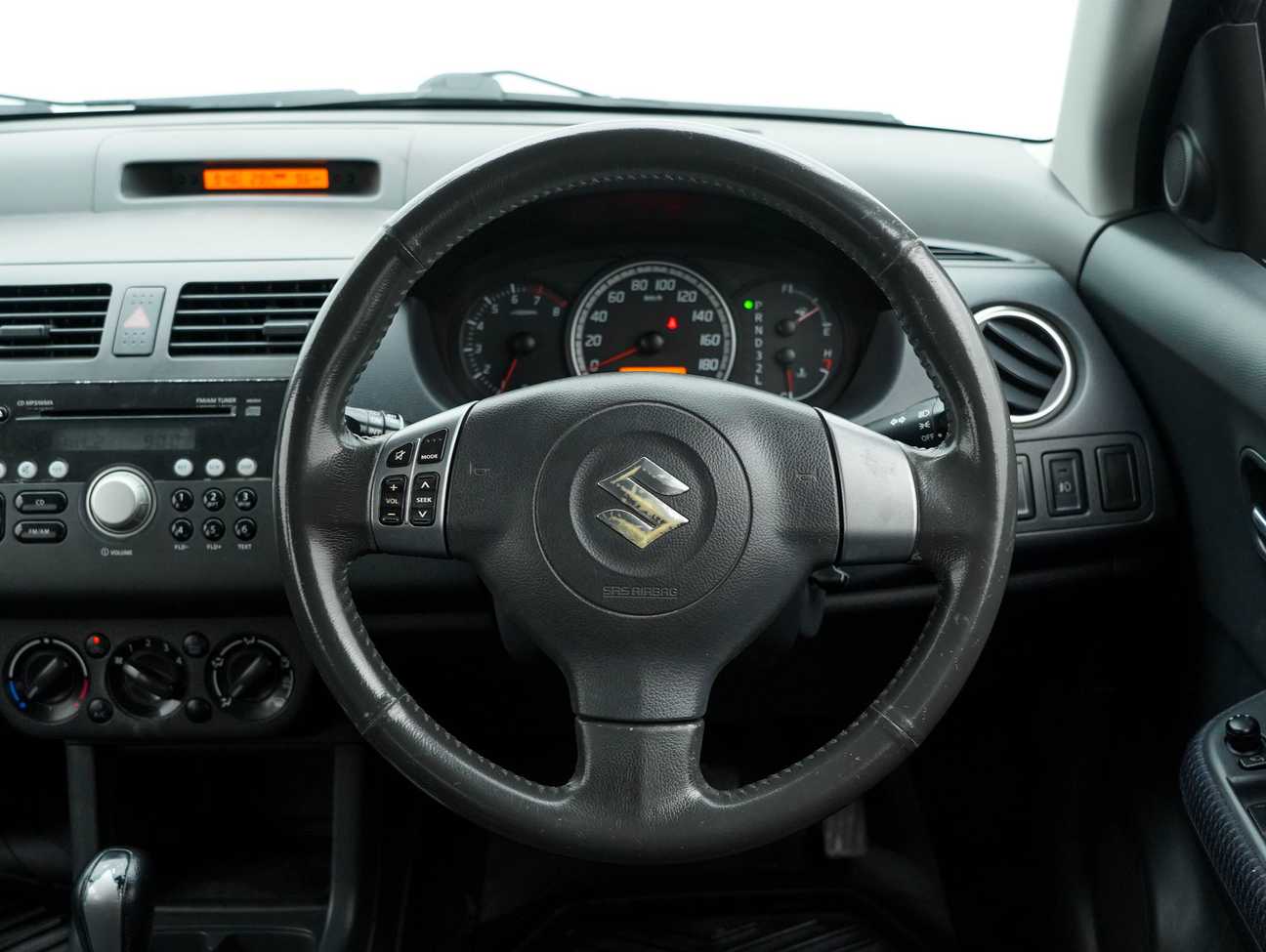 terpakai 2011 Suzuki Swift GX 1.5