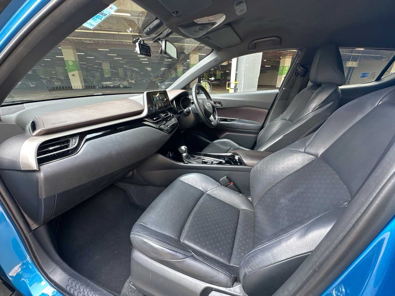 used 2019 Toyota C-HR  1.8