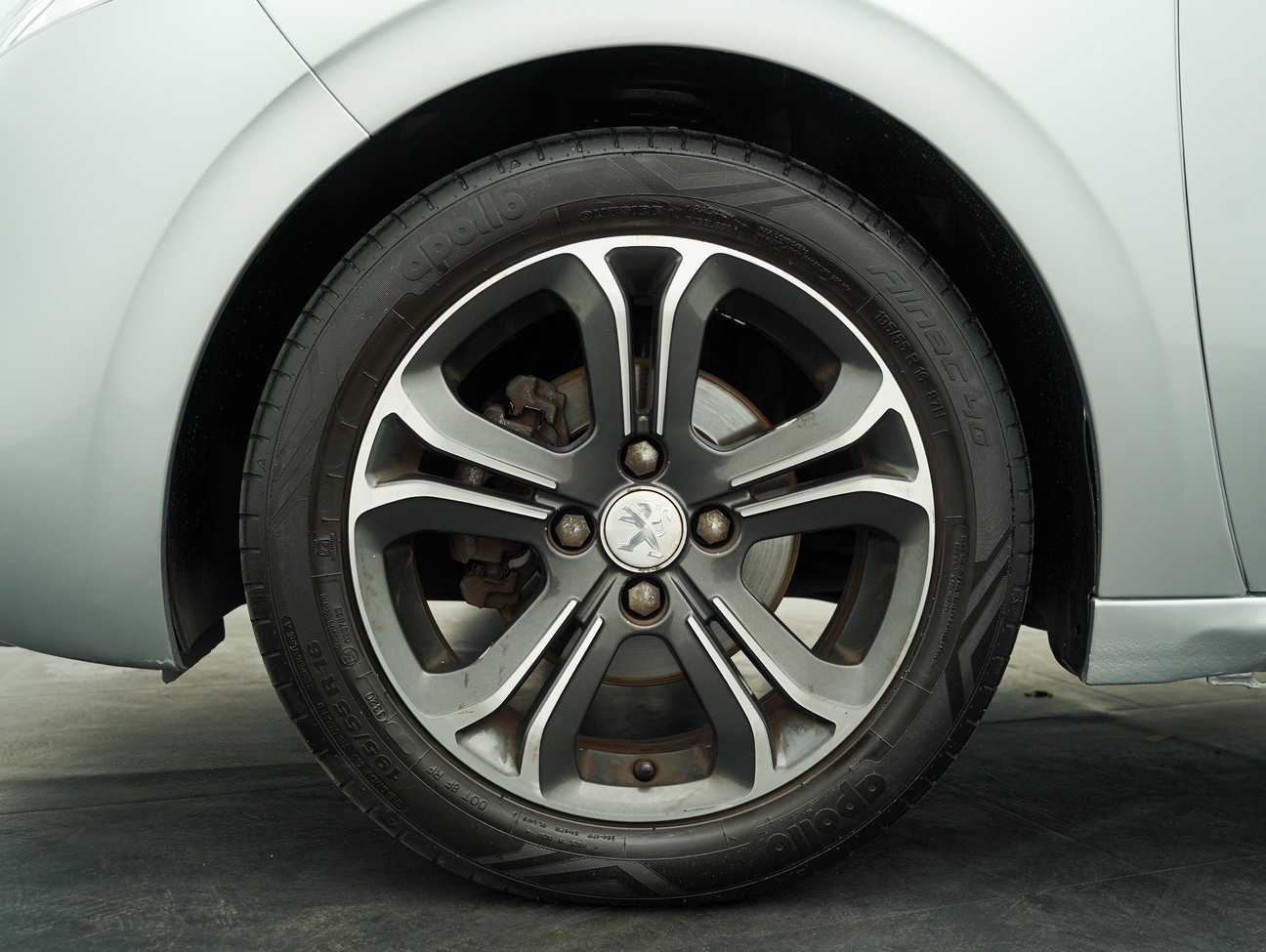 terpakai 2016 Peugeot 208 Allure 3 Door 1.6