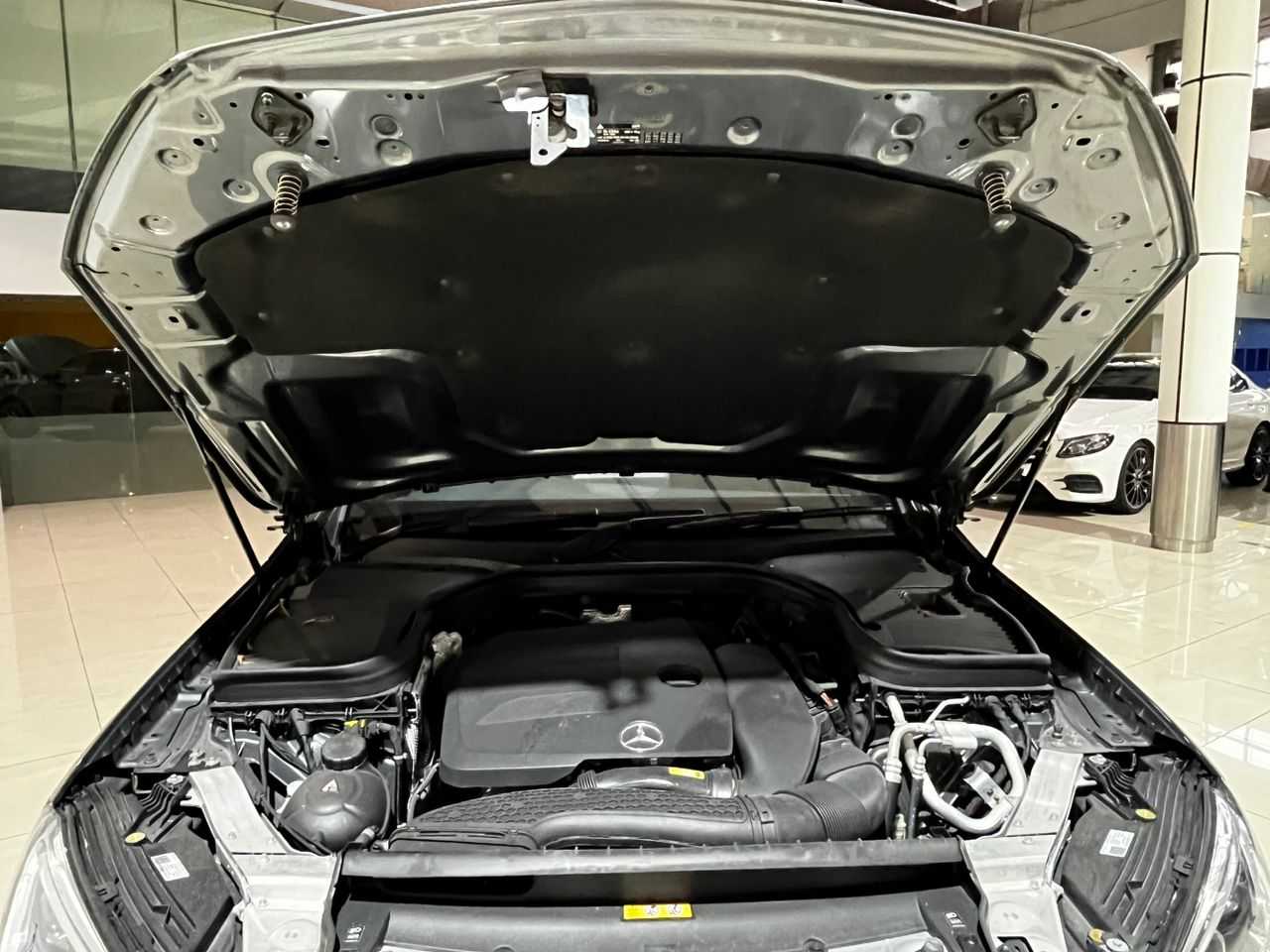 used 2020 Mercedes-Benz GLC300 4MATIC AMG Line 2.0